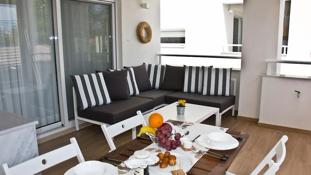Aristotelia Gi Ikies - Olympiada Poolside Retreats Grecia